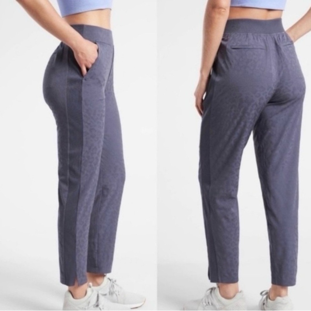 Athleta Brooklyn Textured Ankle Pant
Size 14